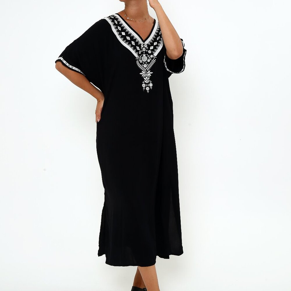 Women's Embroidered V-Neck with Pocket One Size Kaftan Dress